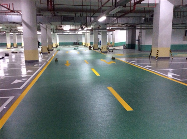 天冷了，也會干擾到停車場環氧地坪施工的進程