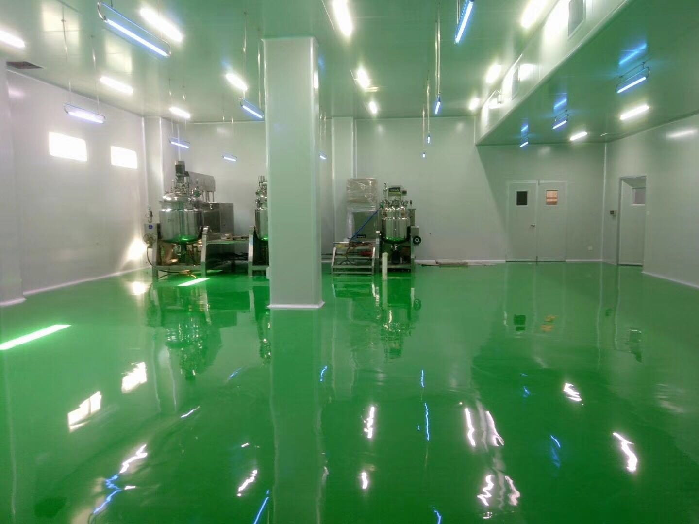 表白日里再多的甜言蜜語，也不及水性地坪的“深情”